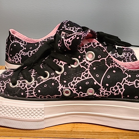 Hello Kitty Converse Allstars - Picture 9 of 14
